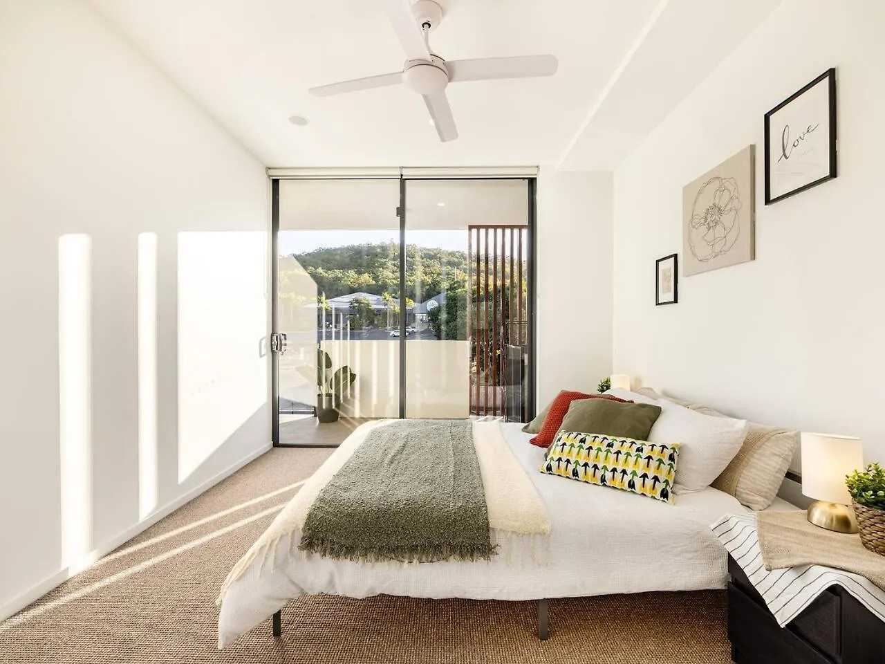 Stunning Mount View Modern Apartment Mtgravatt Cbd Brisbane Australia