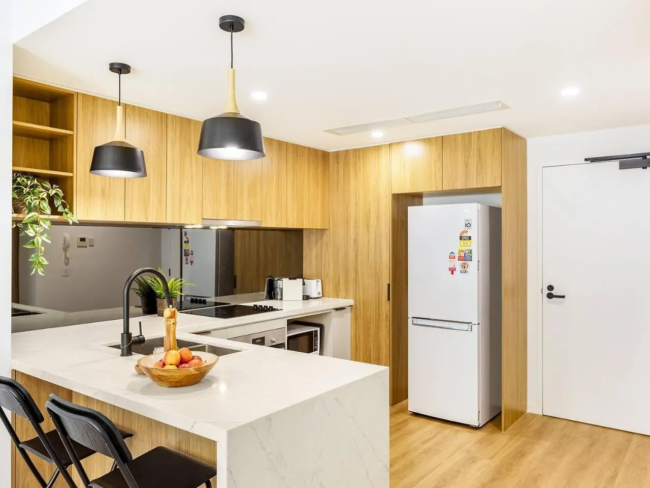 Stunning Mount View Modern Apartment Mtgravatt Cbd Brisbane